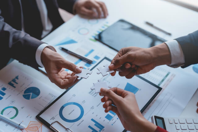 Conectando Marcas ao Futuro: Estratégias Poderosas para Dominar a Comunicação na Era Digital